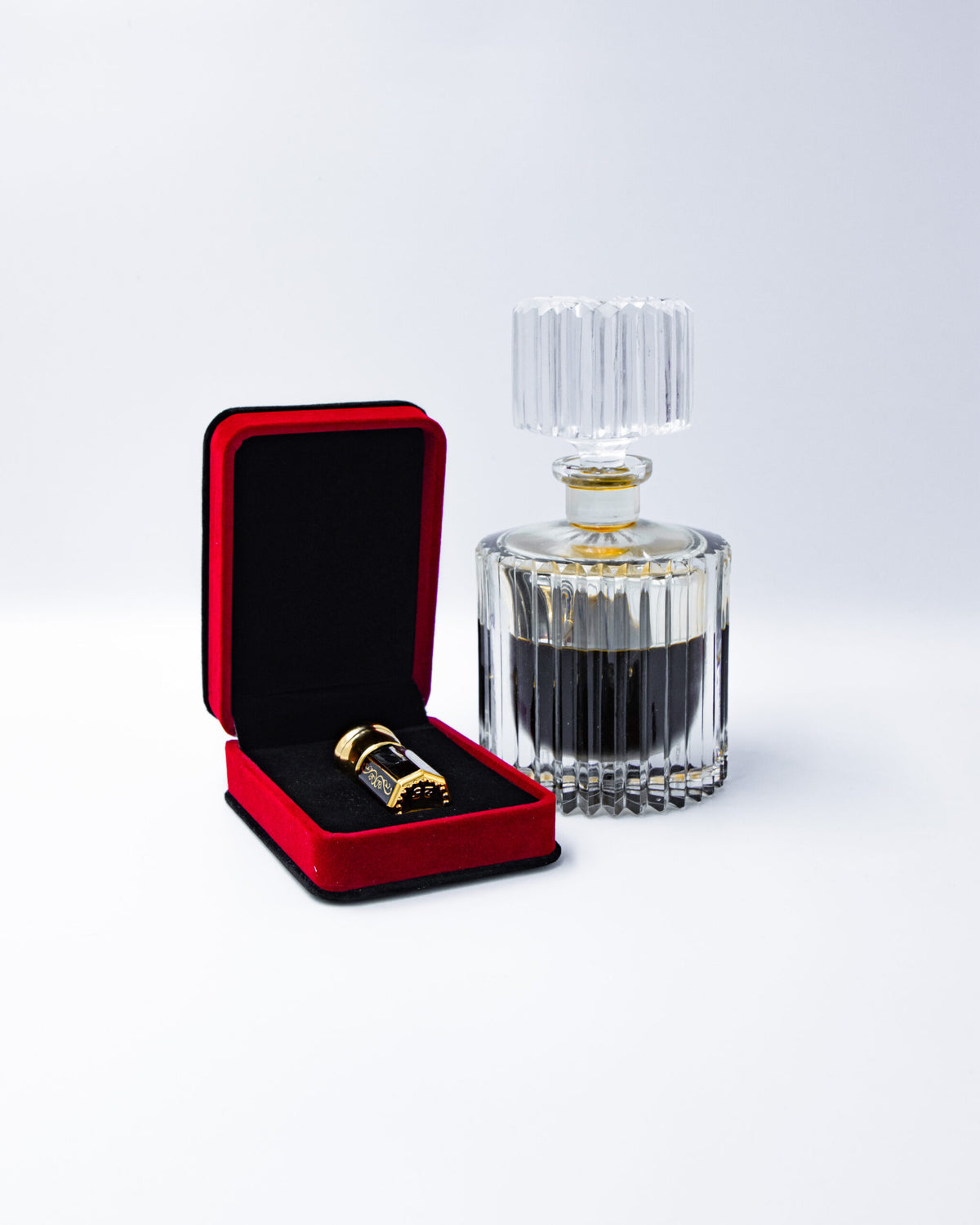 دهن عود منيبور هندي معتق 110 سنة